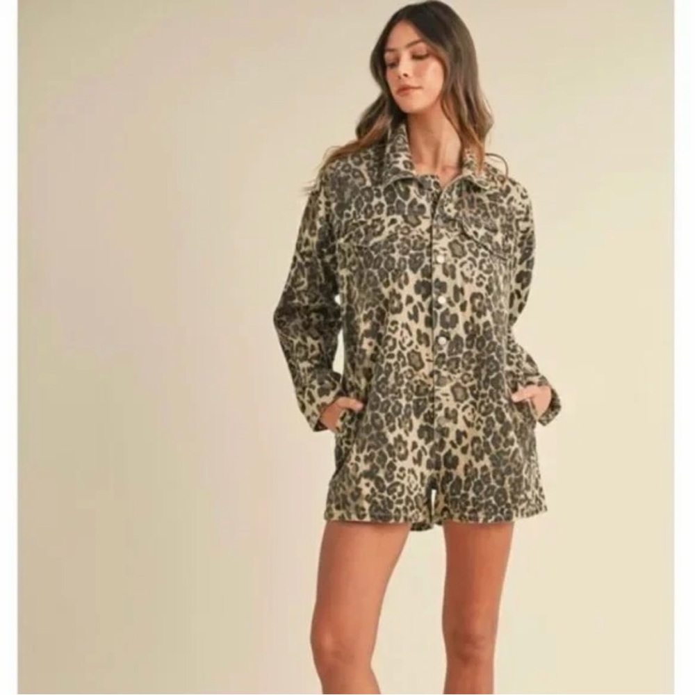 NWT Mable Oversized Long Sleeve Leopard Print Denim Romper, M - Picture 4 of 9
